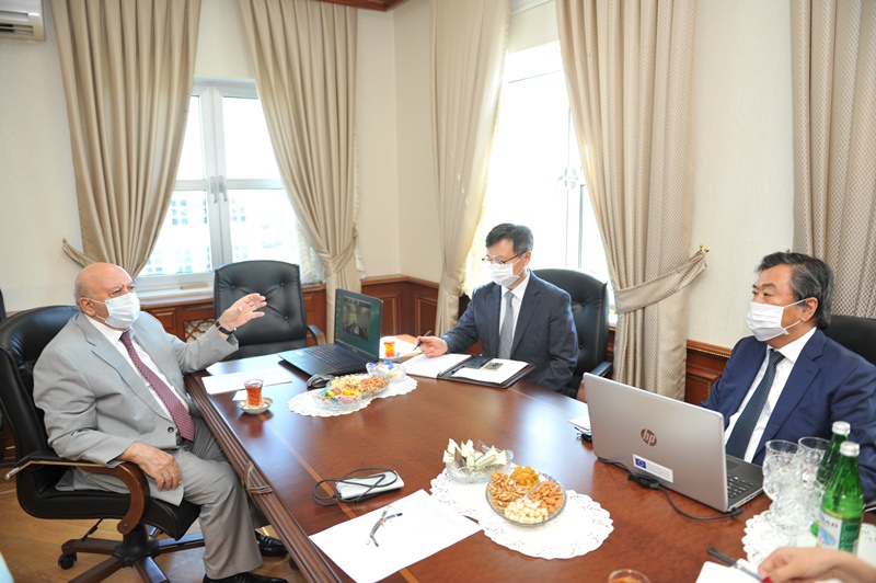 BMU-nun rektoru Koreyanın səfiri ilə birlikdə onlayn yazılı imtahanı izləyib