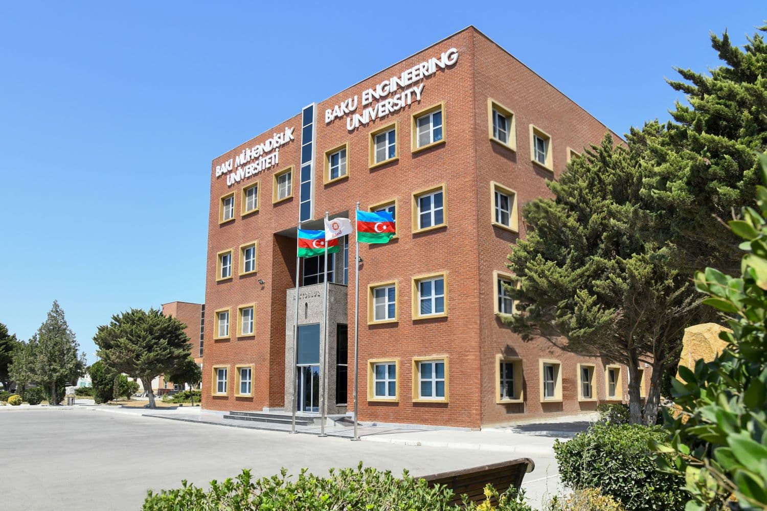 BMU kafedralar üzrə aşağıdakı vəzifələri tutmaq üçün müsabiqə elan edir