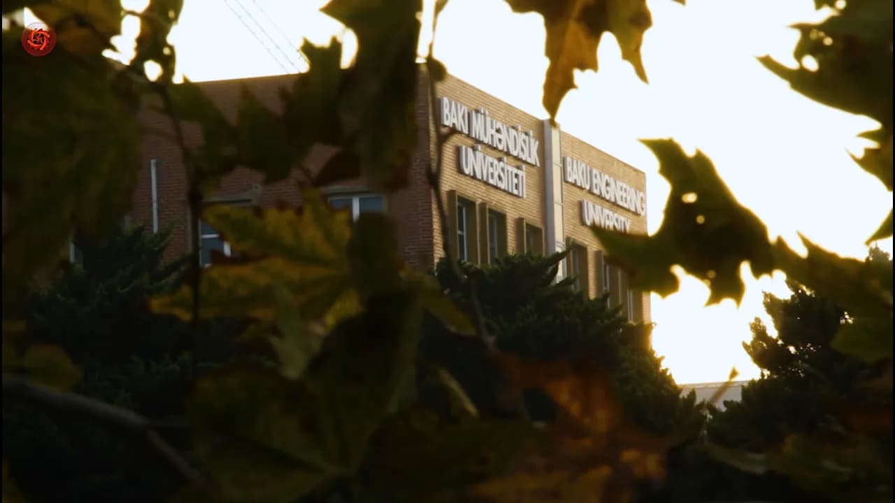 BMU-nun payız libaslı kampusu