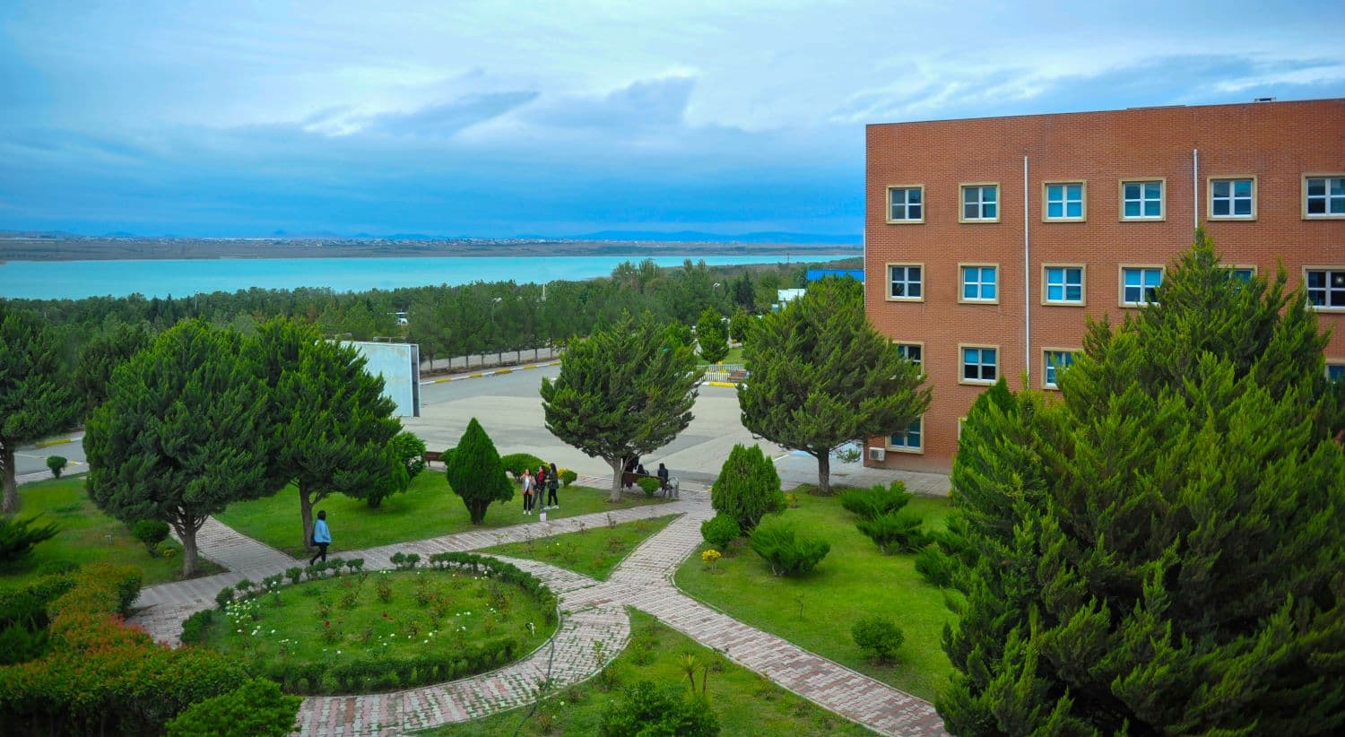 Bakı Mühəndislik Universitetinin yeni saytı istifadəyə verilib