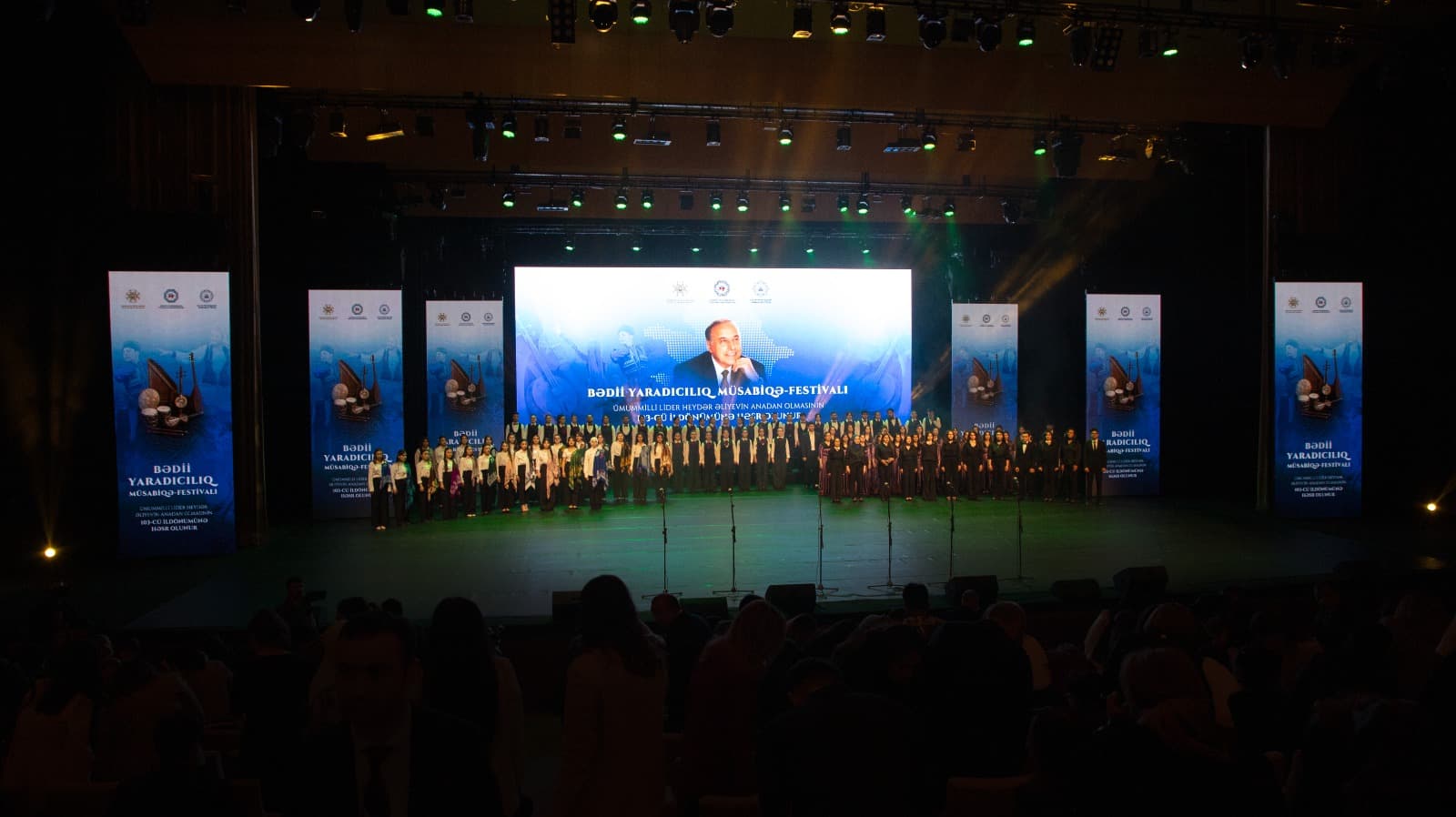 BMU tələbələri bədii yaradıcılıq müsabiqə-festivalının yekun konsertində çıxış ediblər