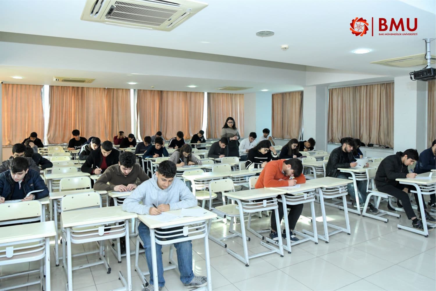 BMU-da qış imtahan sessiyası başlayıb