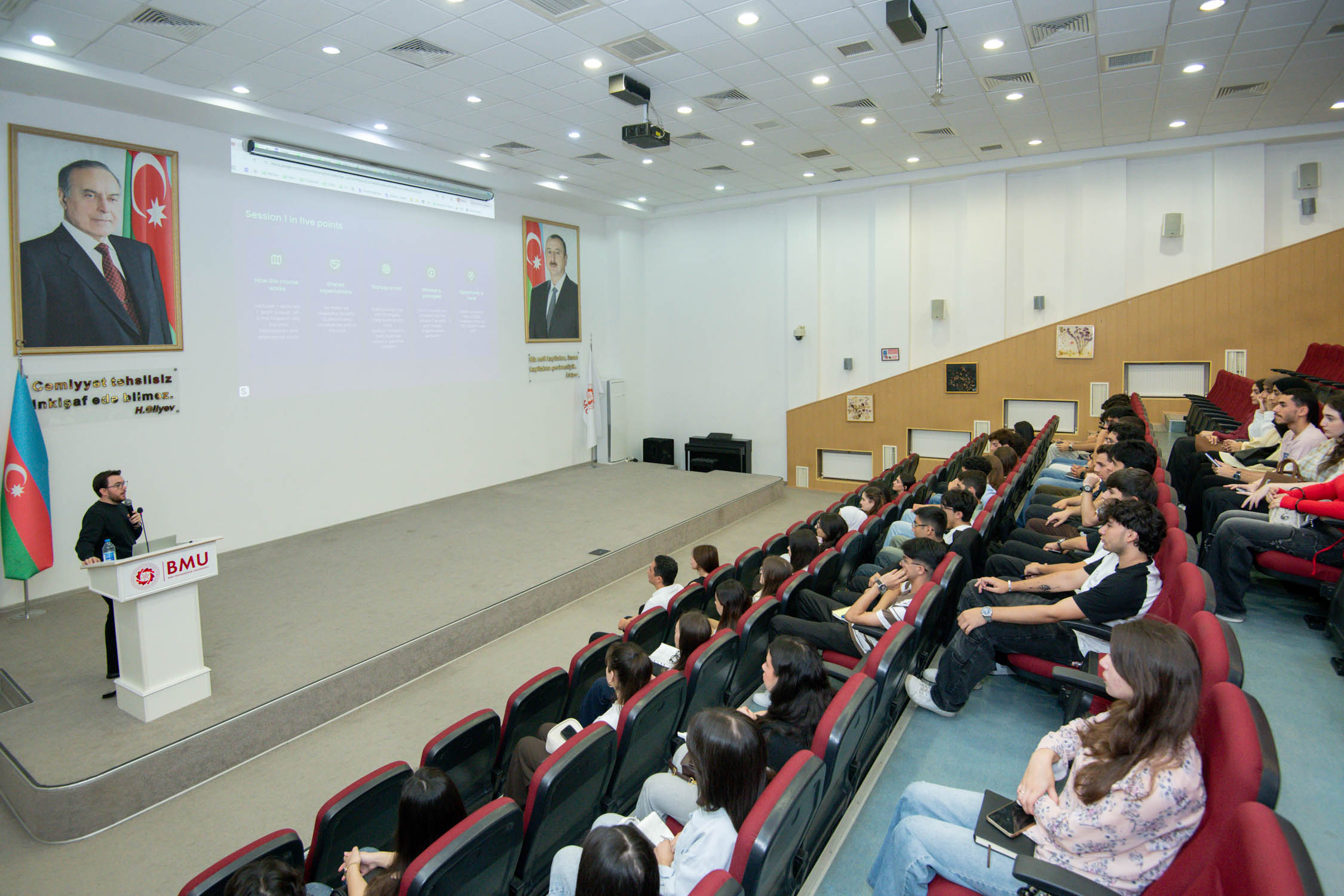 BMU-da sahibkarlıq, startap mədəniyyəti və süni intellekt mövzusunda təlim keçirilib