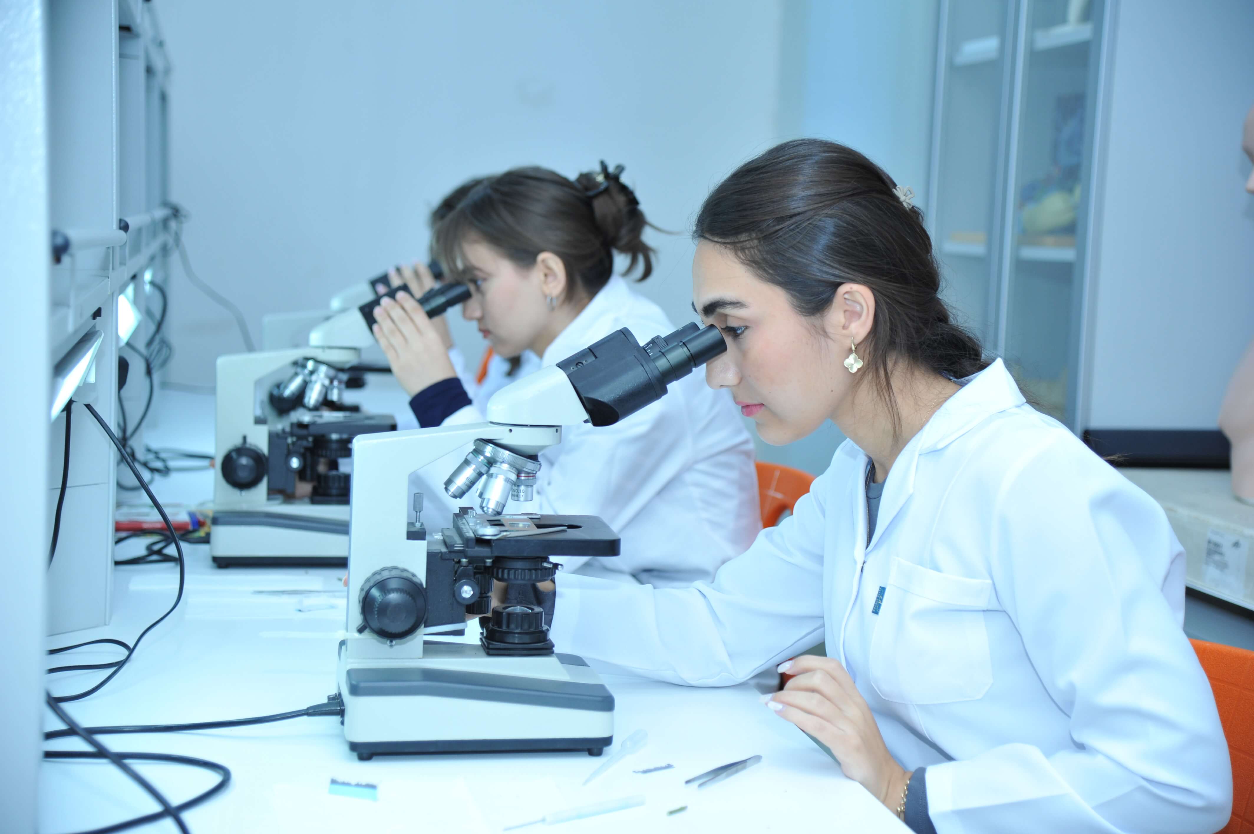 Biologiya laboratoriyası