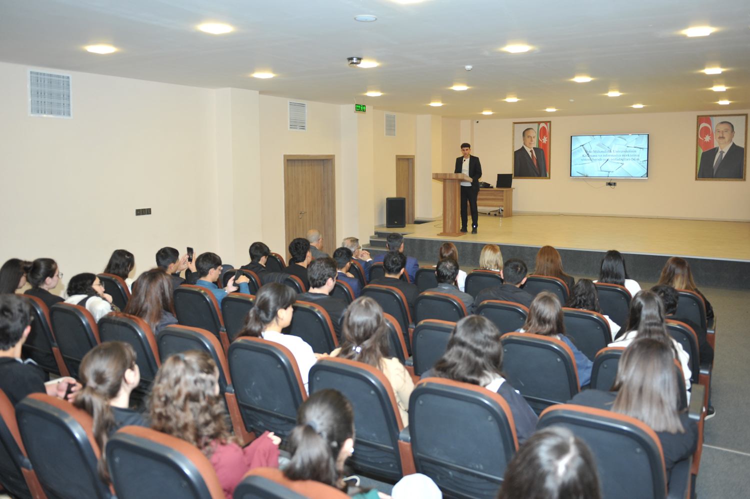 Library system training for new users at BEU