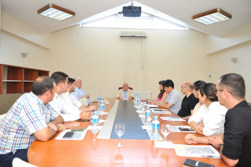 BEU Rector meets with staff to participate in training to be held at Inha University as part of DDP