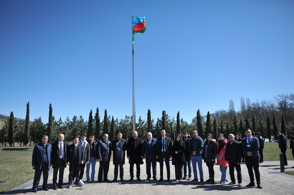 BMU-nun kollektivi Quba Soyqırımı Memorial Kompleksini ziyarət edib