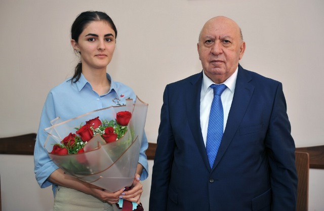 Rector Havar Mammadov meets with student awarded Presidential scholarship