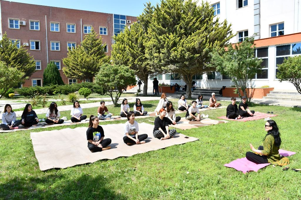 BMU-da “Yoqa və uğura gedən yol” adlı təlim keçirilib