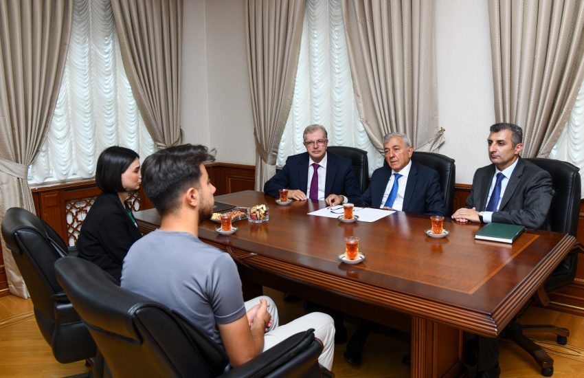BEU Rector meets with students who are members of families of martyrs