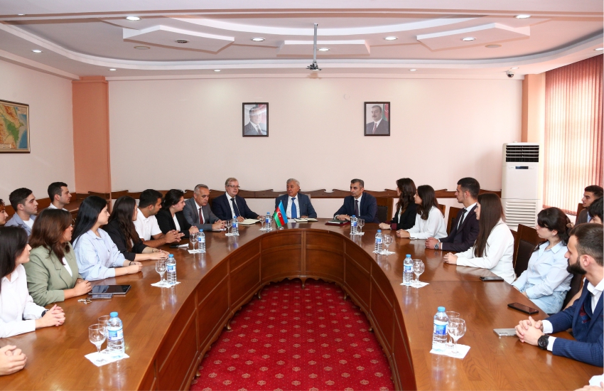 BEU Rector meets with heads of student organizations