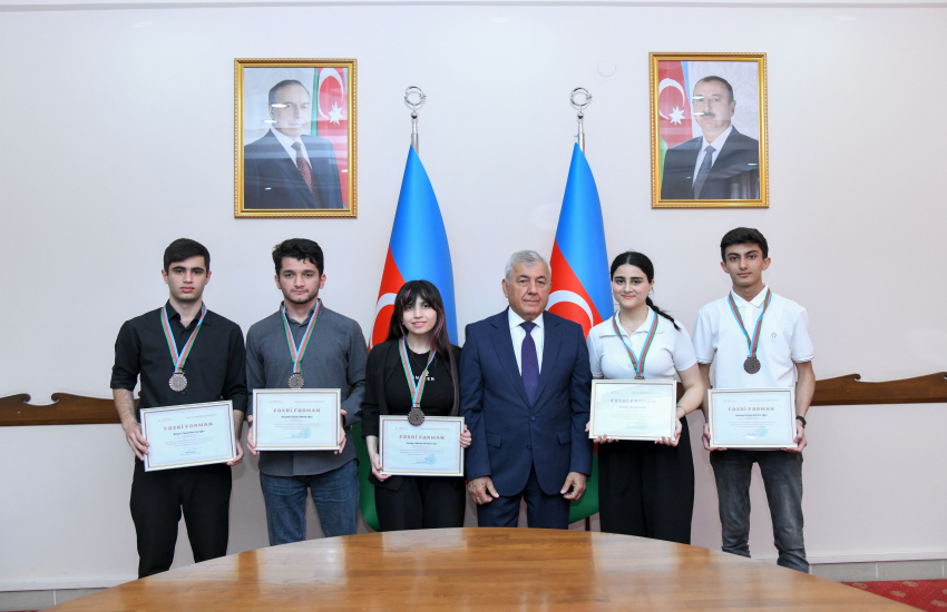 BEU Rector meets with winners of chess competition