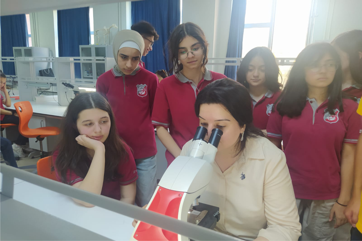 Students visit BEU