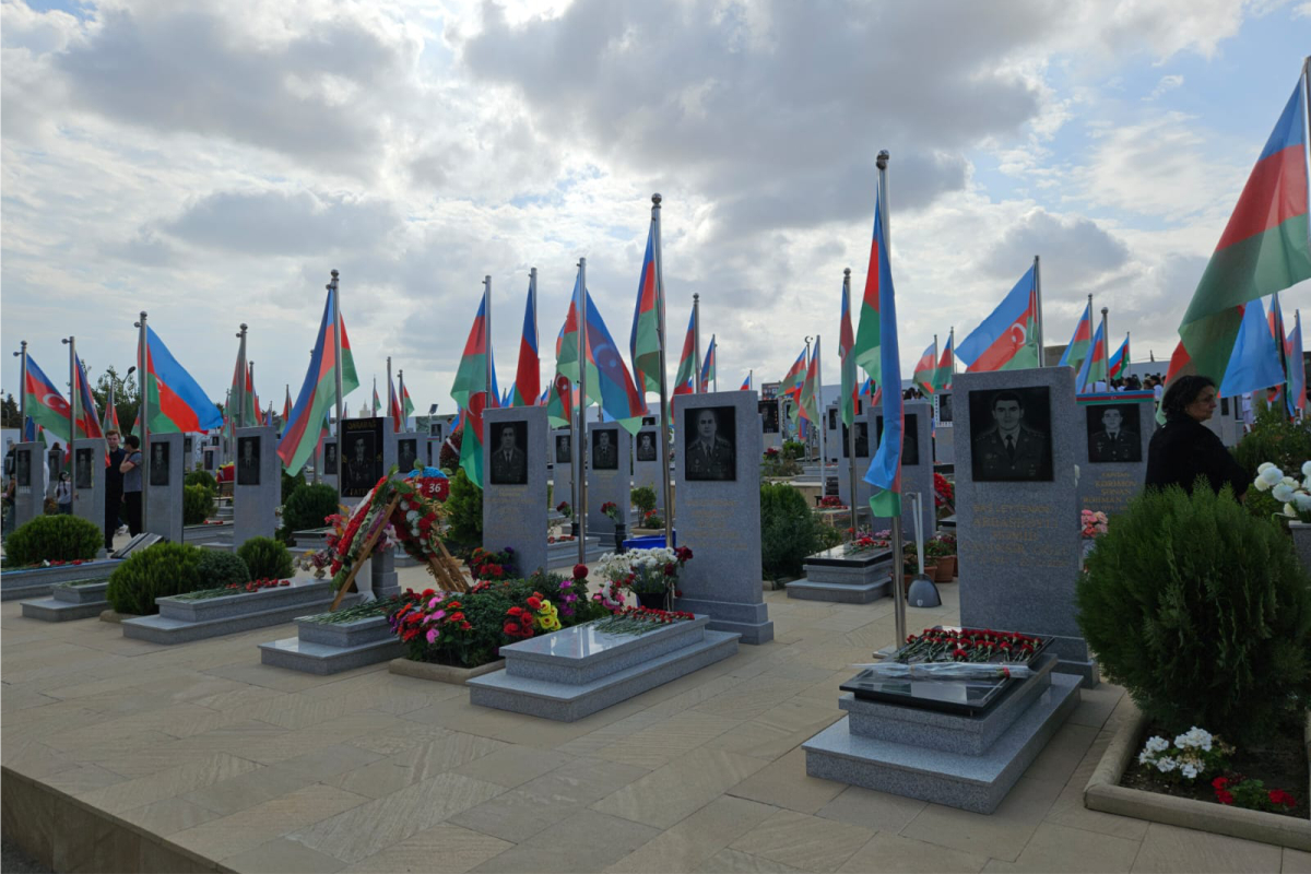 BEU students commemorate martyrs of Patriotic War